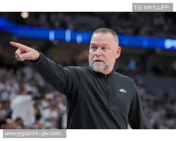 康利谈与爱德华兹的互动关系积极提供建议并乐于交流问题